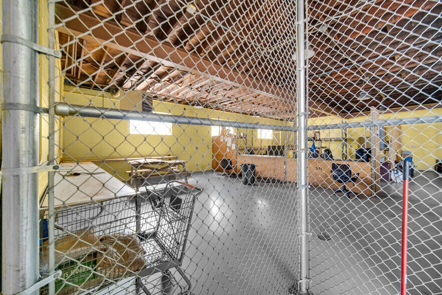 More Photos Of 7045 Calumet Ave, Hammond Light Distribution For Sale