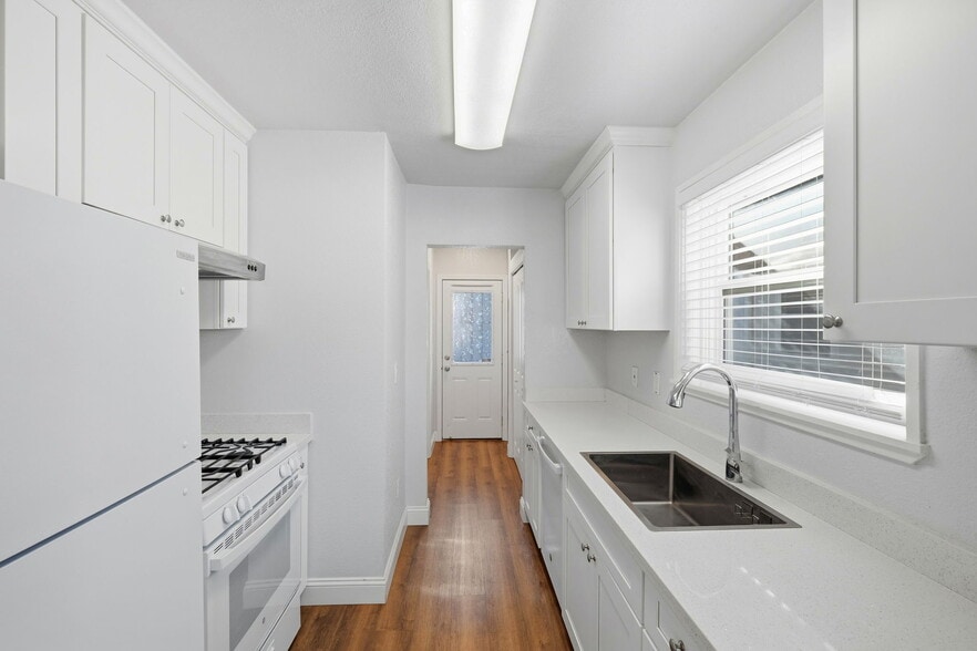More Photos Of 704 Broadway, Santa Cruz Multifamily For Sale