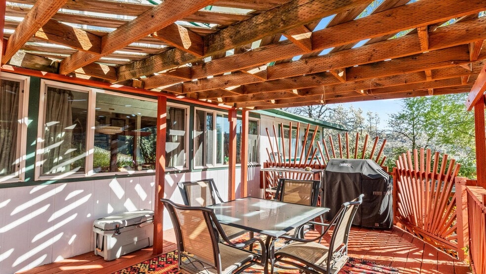 More Photos Of 295 N Main St, Glendale Hospitality For Sale