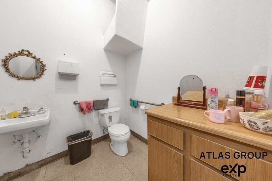 More Photos Of 1846 San Gabriel Blvd, San Gabriel General Retail For Sale