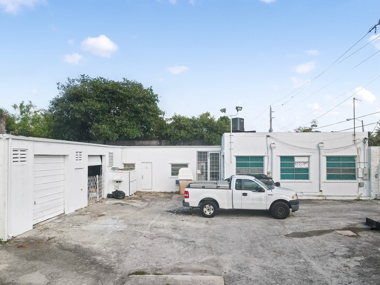 More Photos Of 775 NW 21st St, Miami Service For Sale