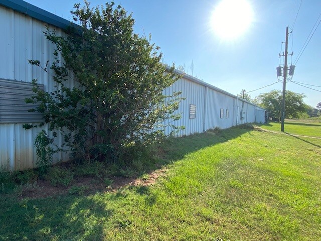 More Photos Of 103 Industrial Park Dr, Perry Warehouse For Lease