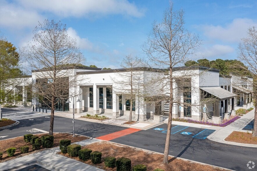 More Photos Of 774 S Shelmore Blvd, Mount Pleasant Medical For Lease