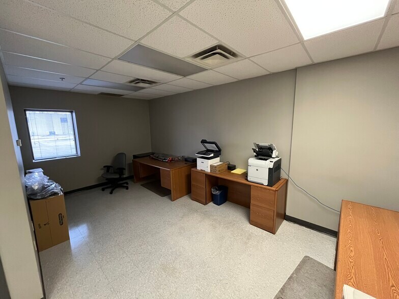 More Photos Of 3616 Independence Dr, Fort Wayne Warehouse For Lease