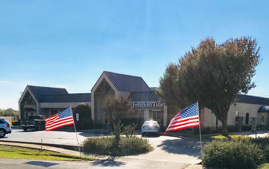 More Photos Of 3311 N Interstate 35 Hwy, Denton Medical For Lease