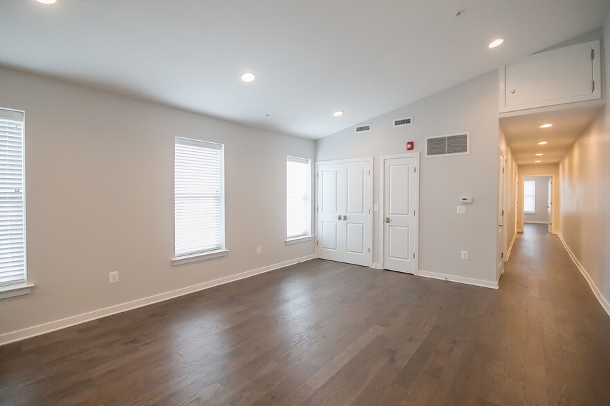 More Photos Of 3rd & Girard, Philadelphia General Retail For Sale