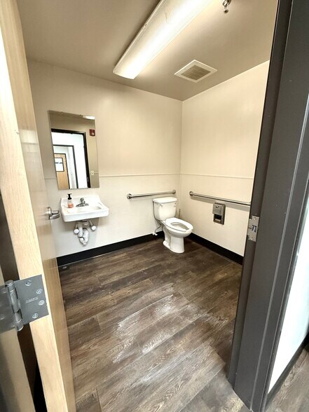 More Photos Of 5405 W 56th Ave, Arvada Warehouse For Lease