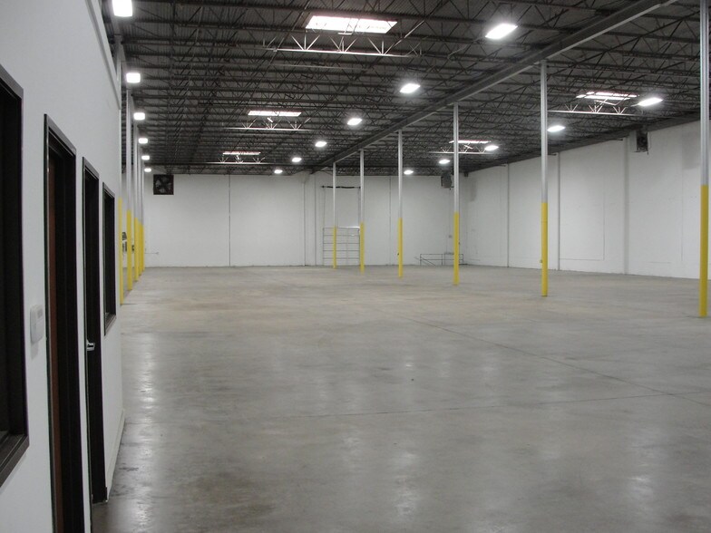 More Photos Of 3605-3665 La Reunion Pky, Dallas Distribution For Lease