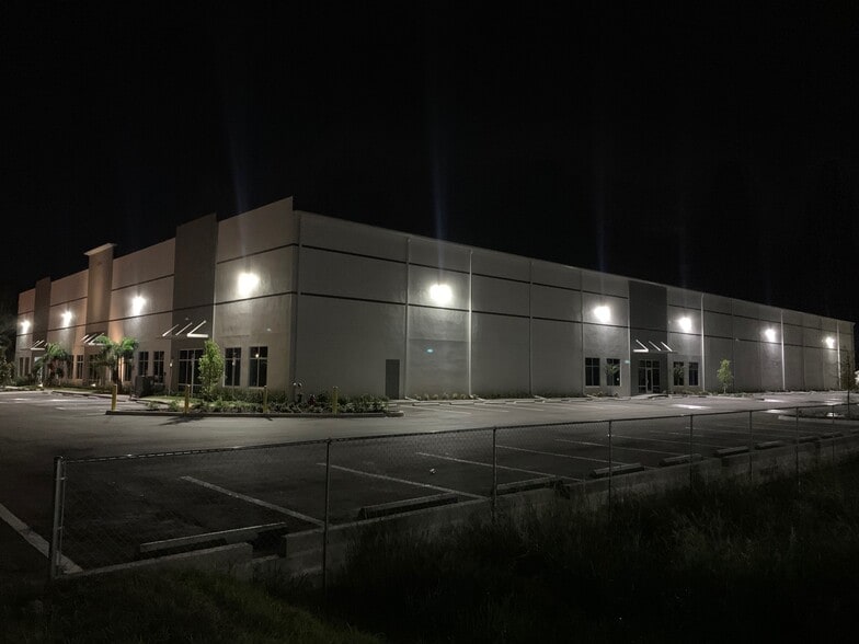 More Photos Of 10344 66th St N, Pinellas Park Warehouse For Sale