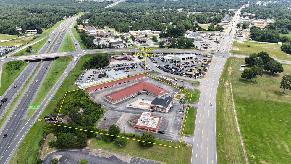 Primary Photo Of 105 General Courtney Hodges Blvd, Perry Hotel For Sale