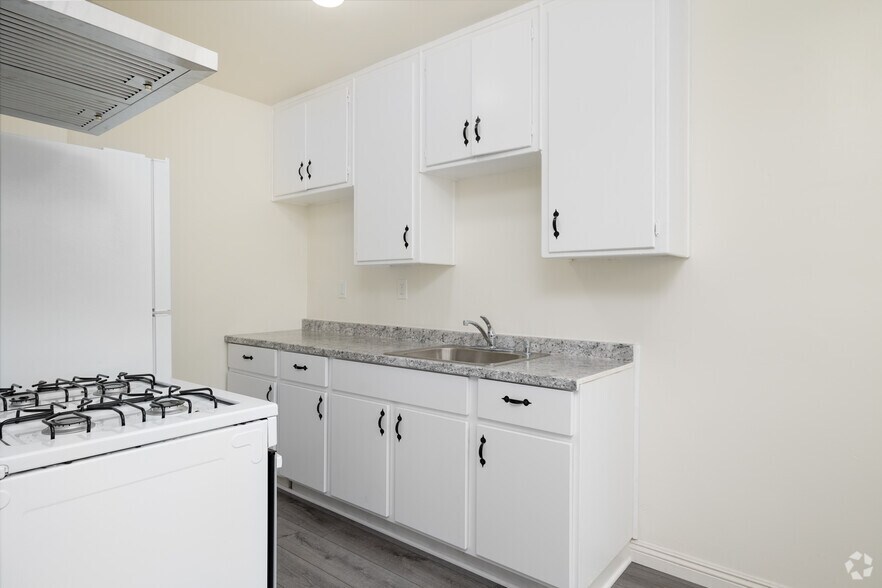 More Photos Of 549 S Mathews St, Los Angeles Apartments For Sale