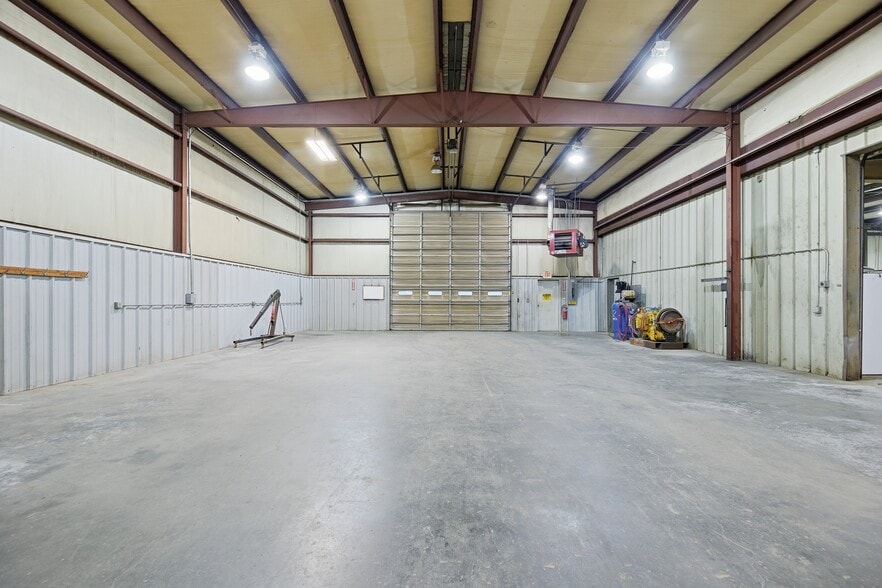 More Photos Of 654 W 138th St, Glenpool Industrial For Sale