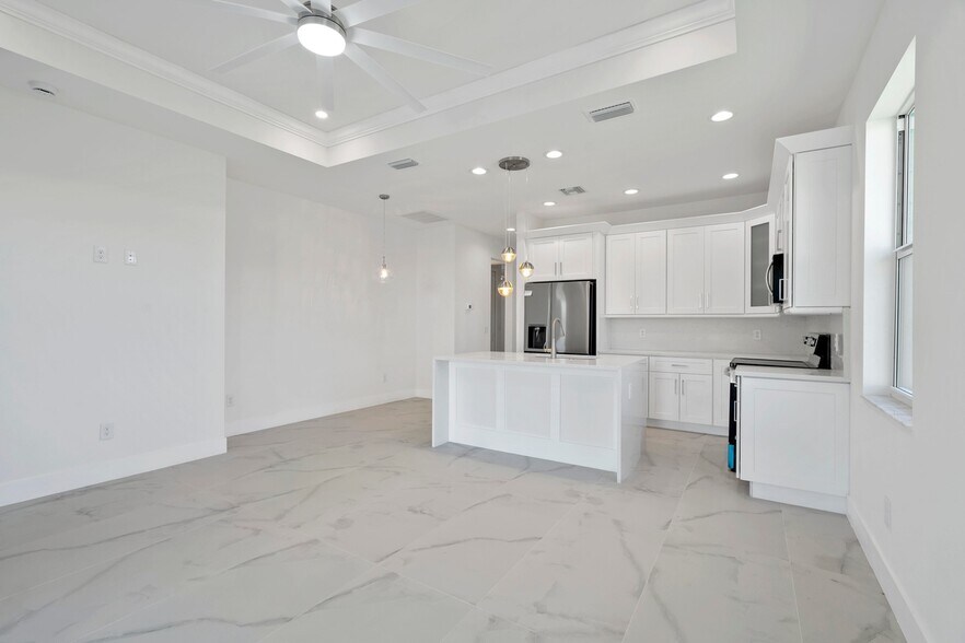More Photos Of 1107 SE 38th St, Cape Coral Apartments For Sale