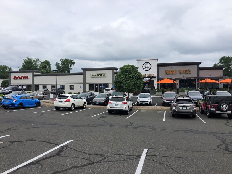 More Photos Of 195 Federal Rd, Brookfield General Retail For Lease