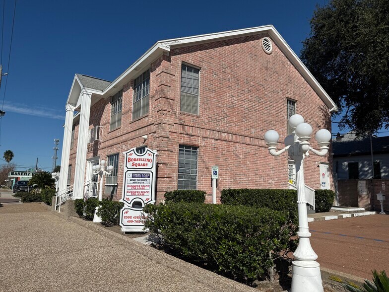 More Photos Of 2302 45th St, Galveston Office For Lease