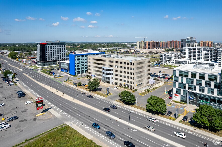 More Photos Of 3131 Boul Saint-Martin O, Laval Office For Lease