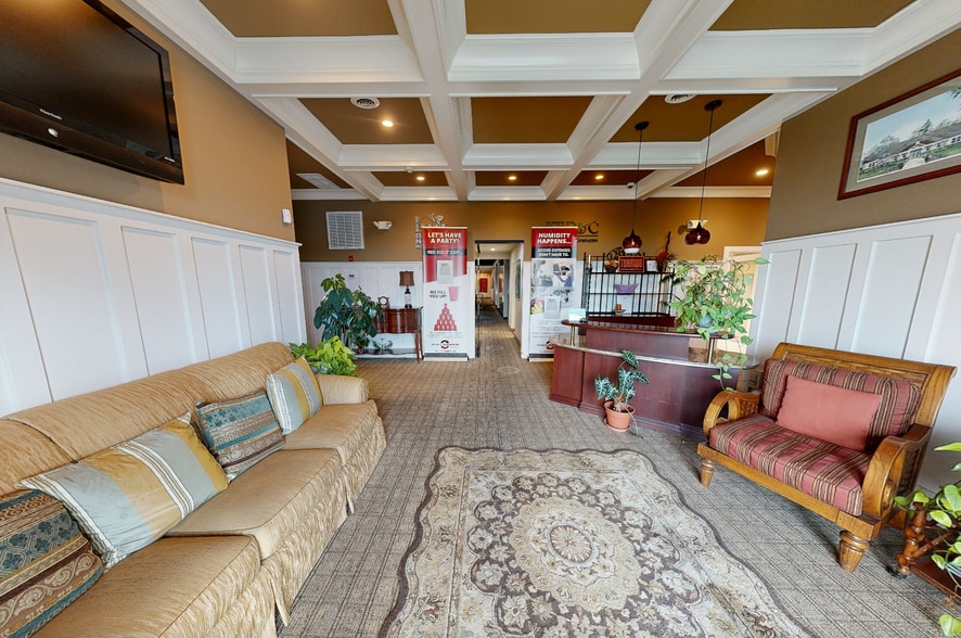 Primary Photo Of 6260 Ocean Hwy W, Ocean Isle Beach Showroom For Sale