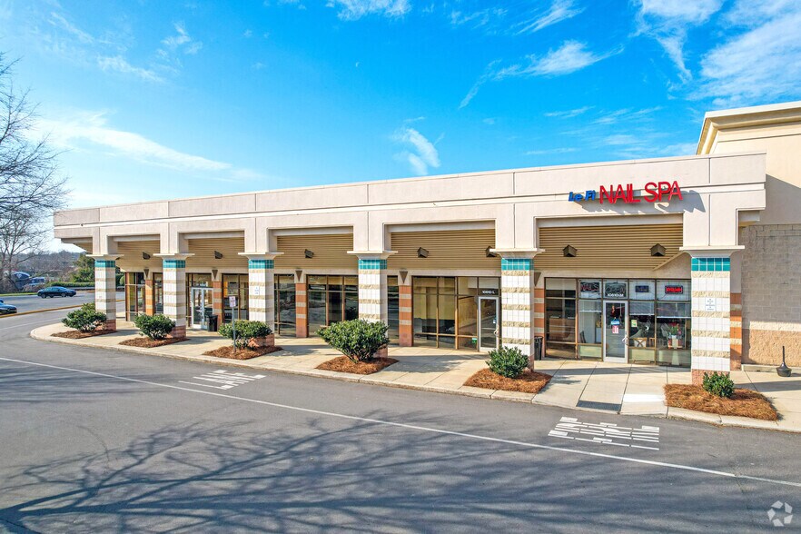 More Photos Of 10610 Centrum Pky, Pineville General Retail For Lease