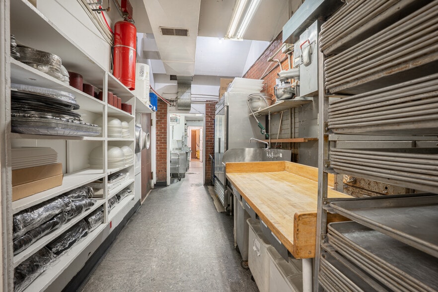 More Photos Of 545 Shoshone St S, Twin Falls Restaurant For Sale