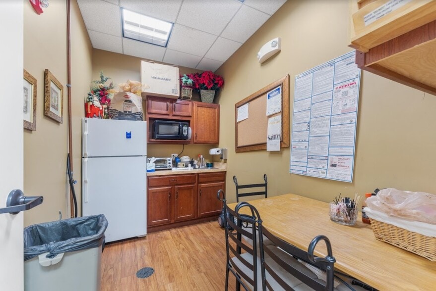 More Photos Of 230 E Ogden Ave, Hinsdale Medical For Lease