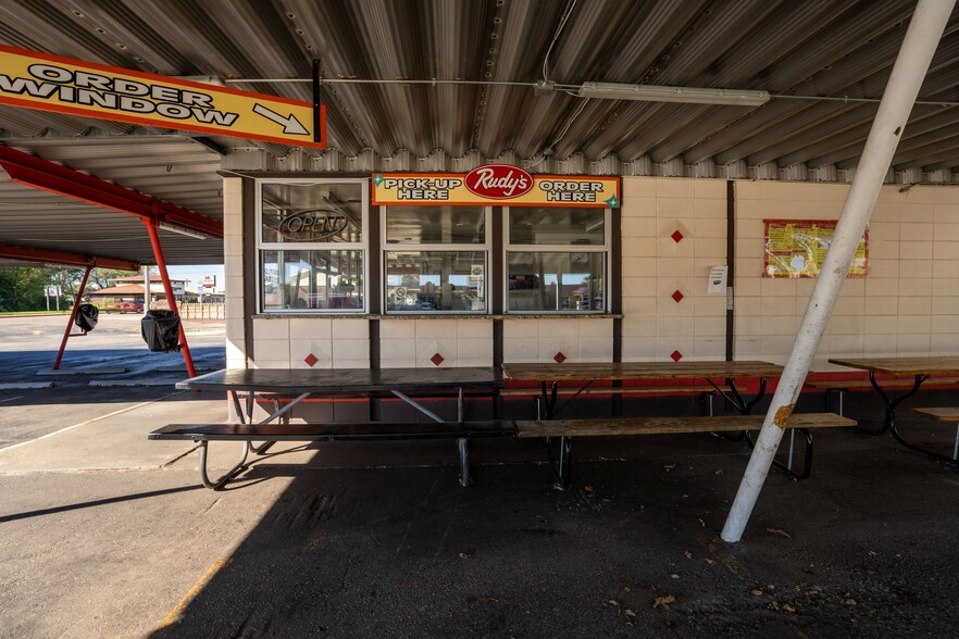 More Photos Of 514 S Water St, Sparta Fast Food For Sale