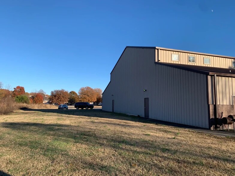 More Photos Of 6161 Montridge, Memphis Religious Facility For Sale