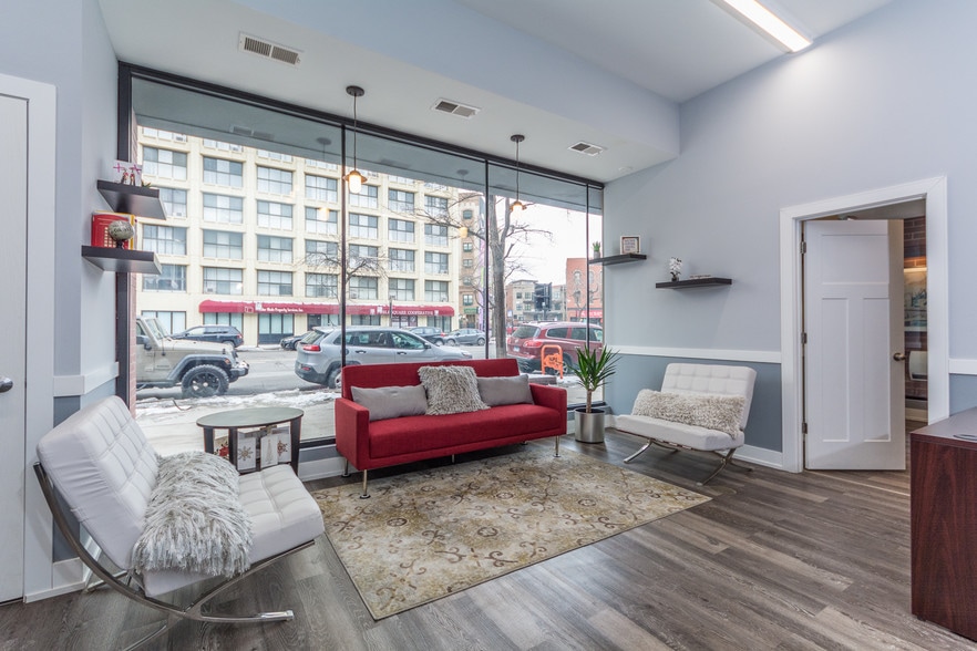 More Photos Of 1510 W Division St, Chicago Apartments For Lease