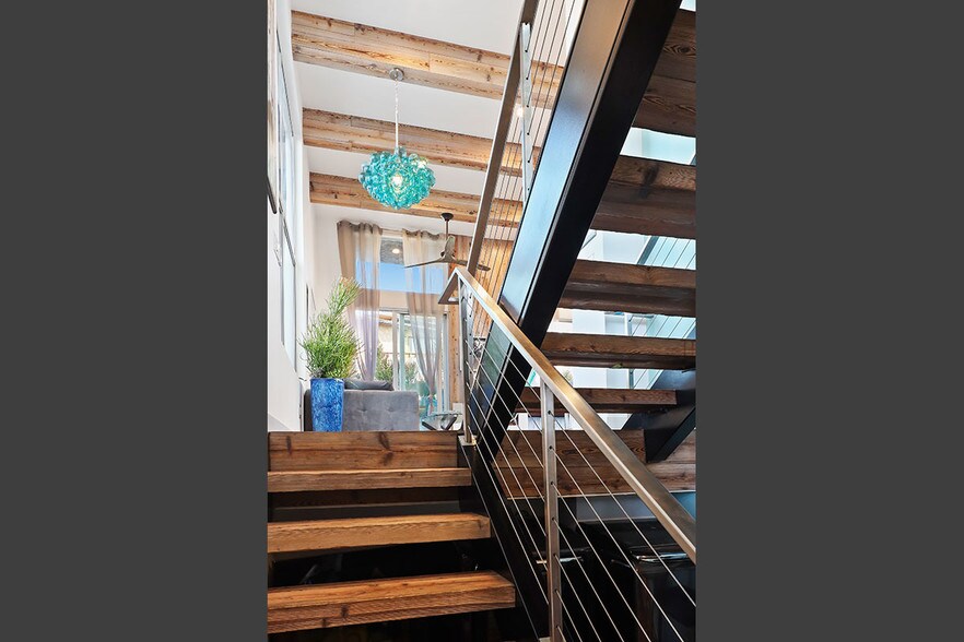 More Photos Of 472 Rosecrans Ave, Manhattan Beach Apartments For Sale