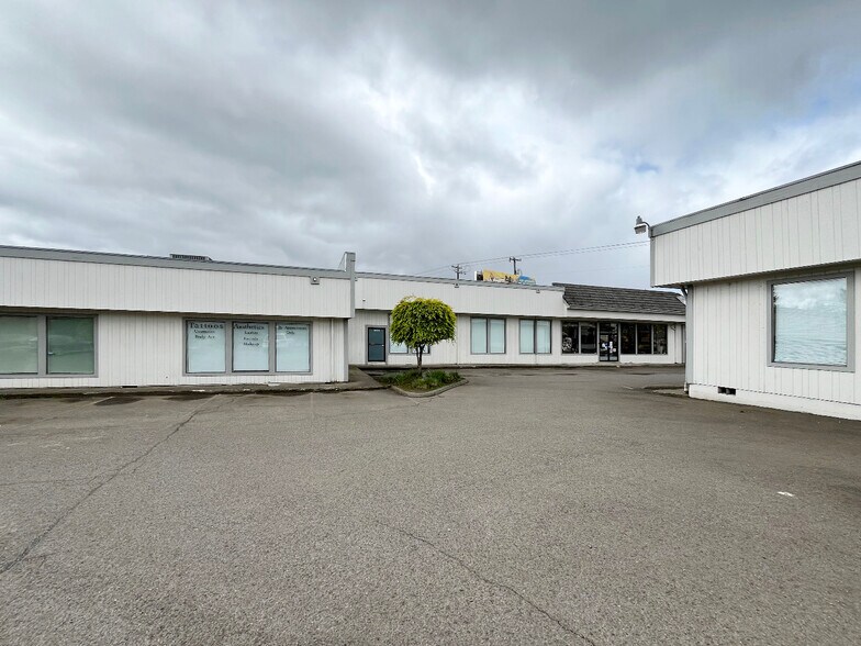 More Photos Of 5002-5008 Commercial St SE, Salem Freestanding For Lease
