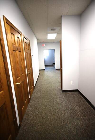 More Photos Of 326 Springside Ave, Pittsfield Office For Sale