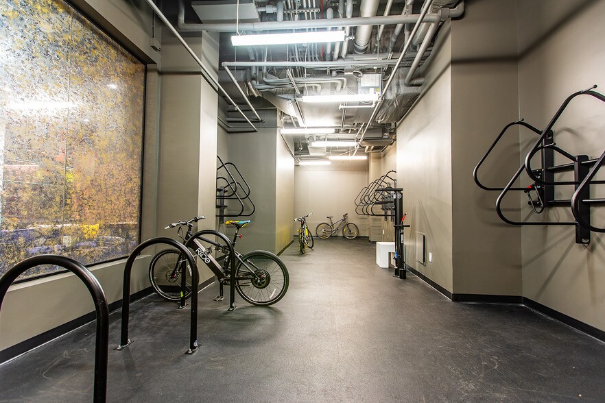More Photos Of 1100 17th St NW, Washington Office For Lease