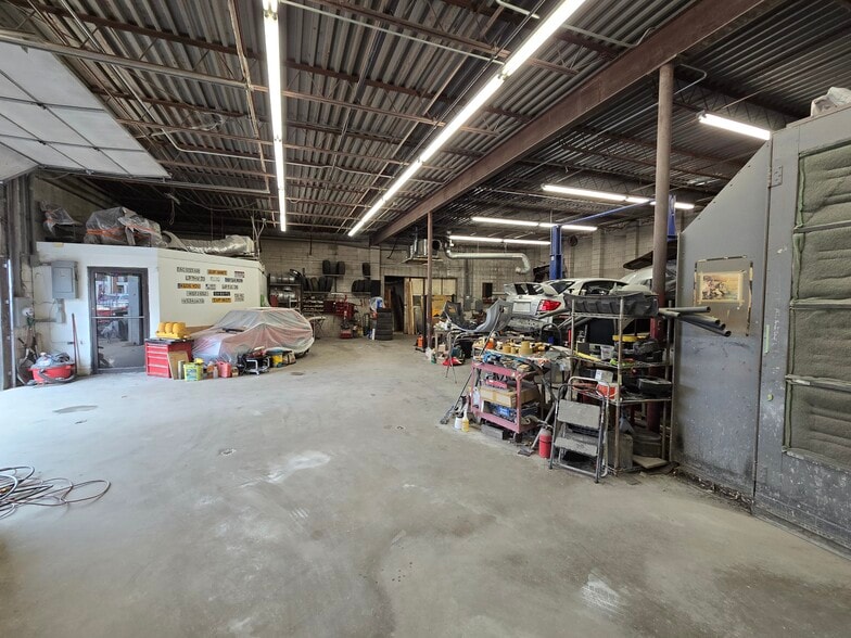 More Photos Of 1112 King St, Portsmouth Auto Repair For Sale