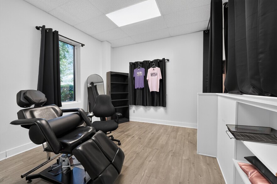 More Photos Of 594 E Chatham St, Cary Office For Sale