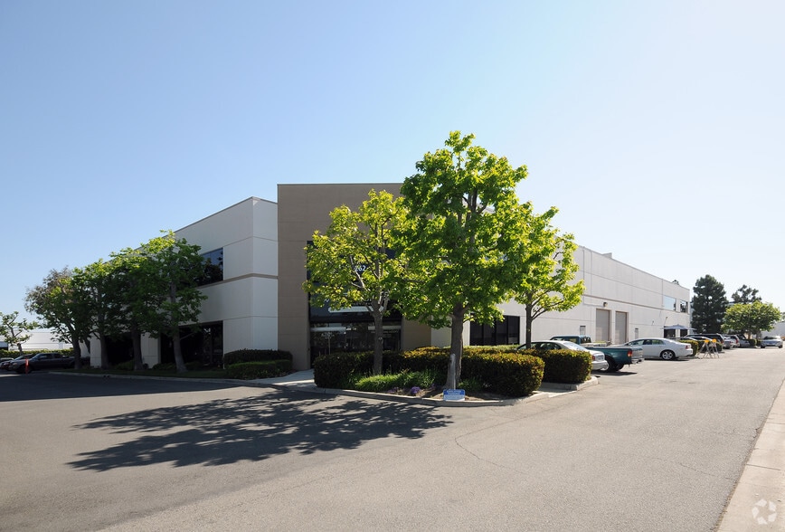 Primary Photo Of 15261 Connector Ln, Huntington Beach Manufacturing For Lease