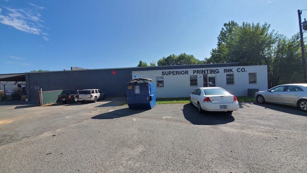 More Photos Of 4820 Rozzelles Ferry Rd, Charlotte Manufacturing For Lease
