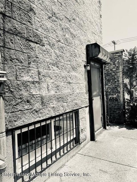 More Photos Of 2110 Clove Rd, Staten Island Storefront Retail Office For Sale