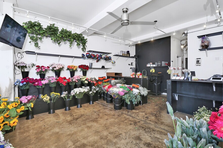 More Photos Of 2535-2545 E Broadway, Long Beach Storefront Retail Residential For Sale