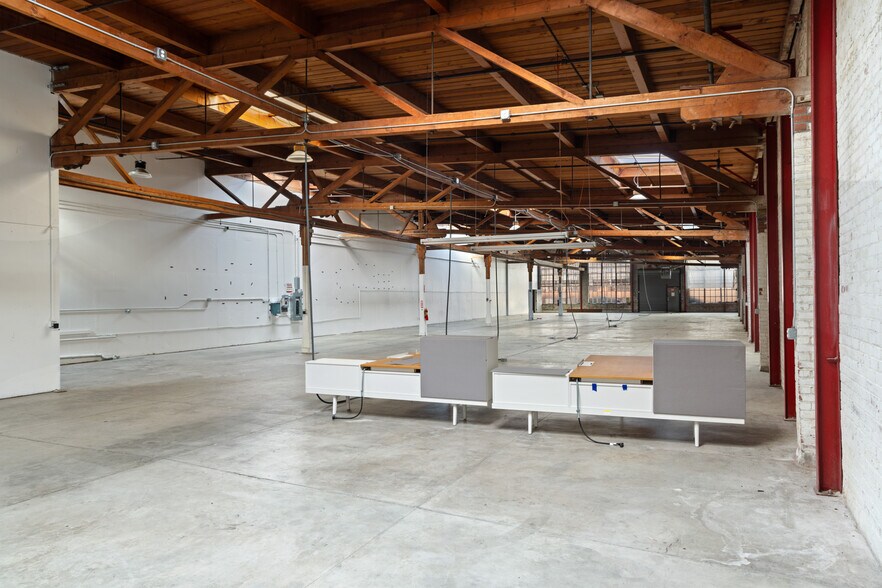 More Photos Of 4512-4514 Hollis St, Emeryville Warehouse For Lease