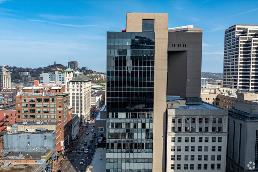 More Photos Of 580 Walnut St, Cincinnati Office For Lease
