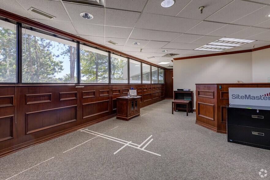 More Photos Of 6846 S Canton Ave, Tulsa Unknown For Lease