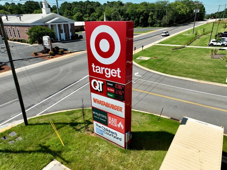 More Photos Of 861 Double Bridge Road, Boiling Springs Storefront Retail Office For Sale