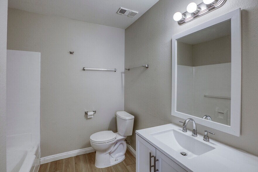 More Photos Of 317 S 9th St, Las Vegas Apartments For Sale