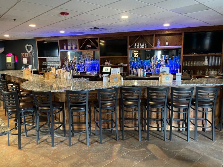 More Photos Of 1033 Mayfair Dr, Bethel Park Freestanding For Sale