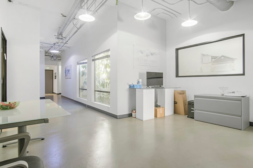 More Photos Of 18709 Topham St, Tarzana Loft Creative Space For Sale