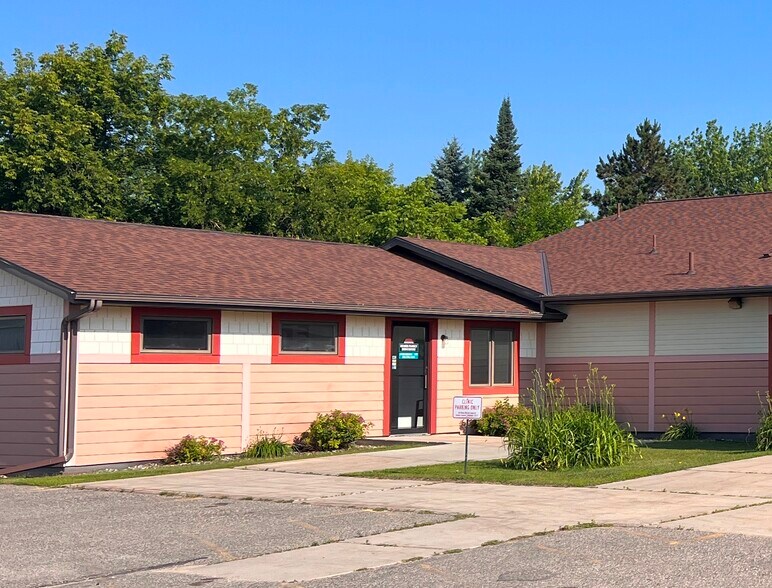 More Photos Of 9 Birch St NE, Remer Medical For Sale