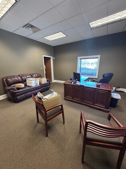 More Photos Of 2355 US Highway 78, Moody Flex For Lease