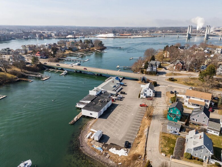 More Photos Of 9 Water St, Kittery General Retail For Lease