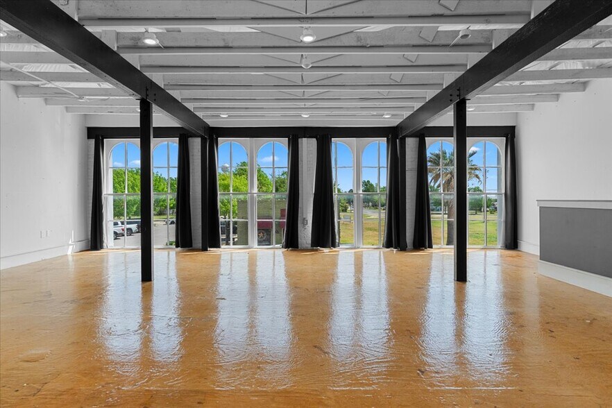More Photos Of 117 East St, Hutto Loft Creative Space For Sale