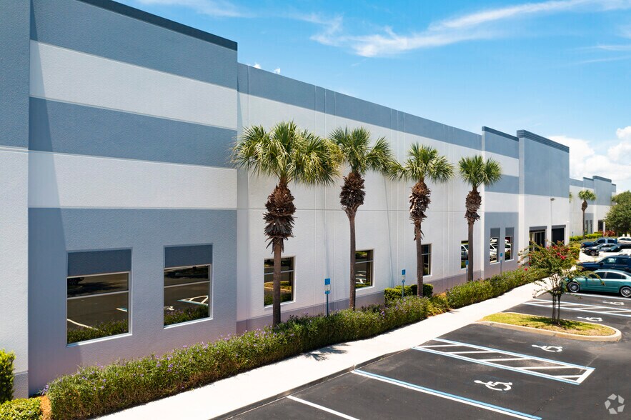 More Photos Of 6533-6555 Pelican Creek Cir, Riverview Warehouse For Lease