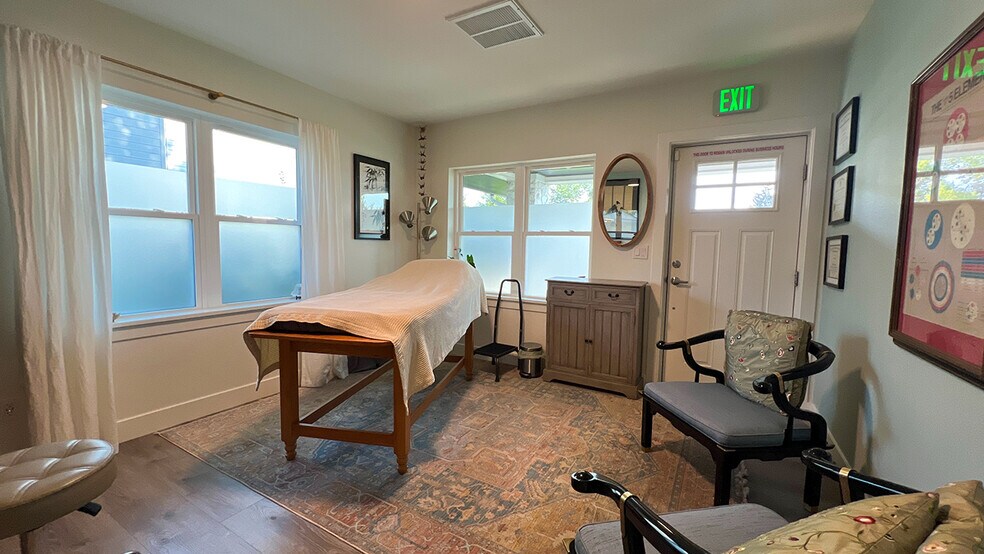 More Photos Of 310 W Baseline Rd, Lafayette Office For Sale